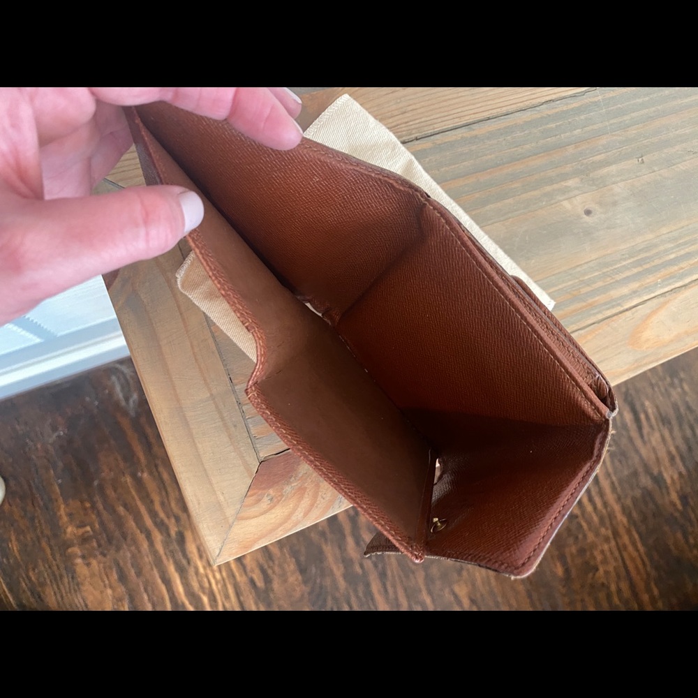Louis Vuitton Compact Wallet - Picture 10 of 11